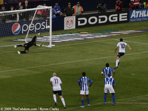 Landon Donovan scores